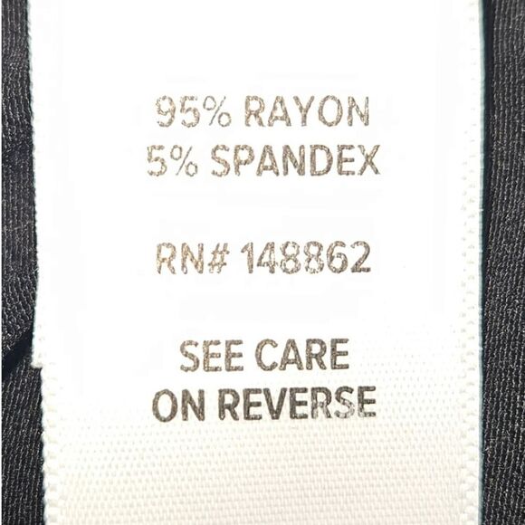 TORRIDβROCKIN AROUND DANCING SANTA SKULLS PJ SETS 3X-4X - Picture 13 of 15